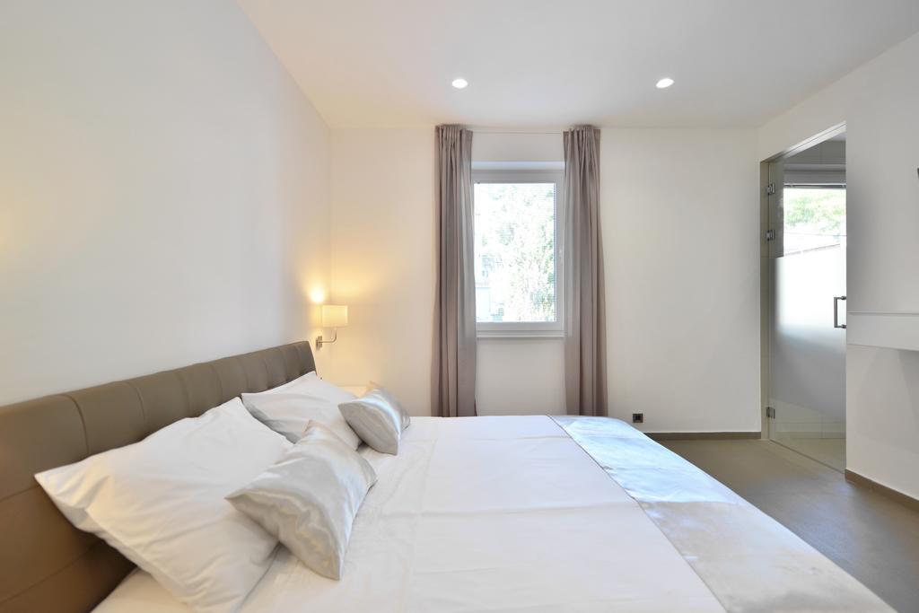 Chiponsky One - 5 Star Beachfront Property Бол Экстерьер фото