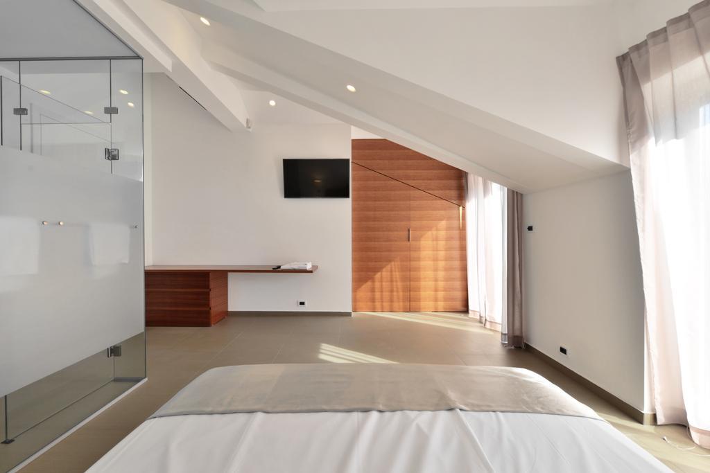 Chiponsky One - 5 Star Beachfront Property Бол Экстерьер фото